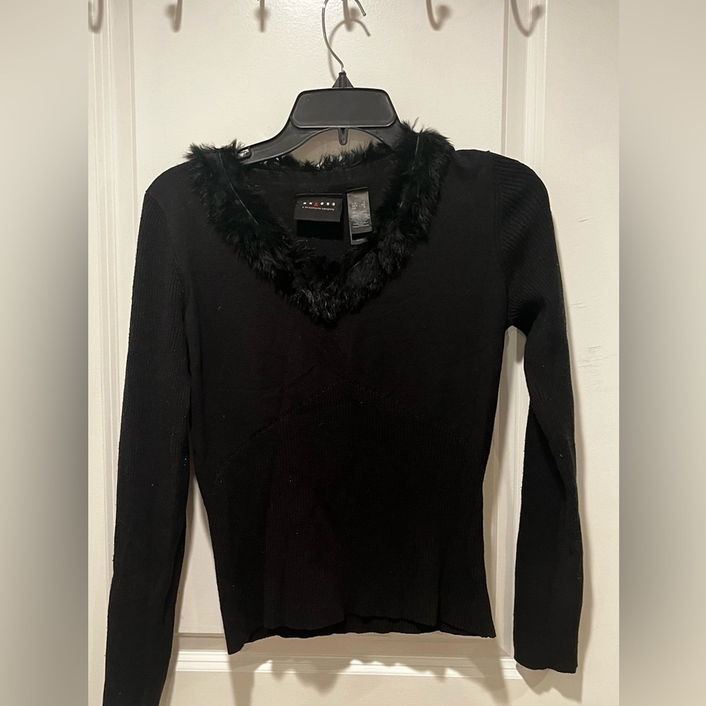 Fitted waist sweater